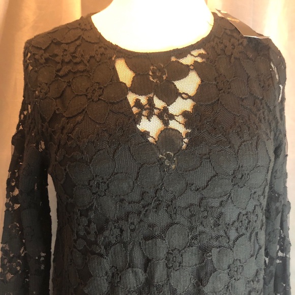 Hollister laced lined top. Size medium - Picture 2 of 10